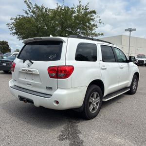 2010 Toyota SEQUOIA SR5 — фото 8
