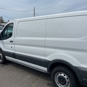 FORD TRANSIT 150 - 6
