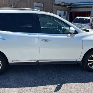 2016 Nissan PATHFINDER SL — миниатюра 11