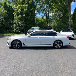 صورة 3 لـ 2019 BMW 750I XDRIVE