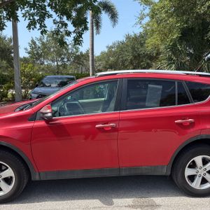 2013 Toyota RAV4 XLE — фото 4