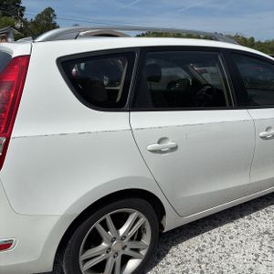 HYUNDAI ELANTRA TOURING SE - 9