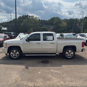 2011 Chevrolet SILVERADO 1500 LT — фото 3