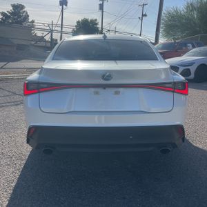 2022 Lexus IS 300 BASE — фото 7
