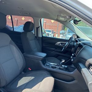 صورة 31 لـ 2018 Chevrolet TRAVERSE LT CLOTH