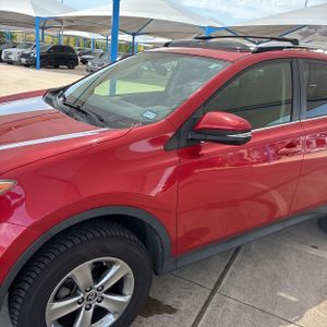 صورة 2 لـ 2014 Toyota RAV4 XLE