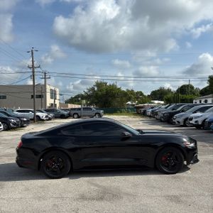 صورة 10 لـ 2017 FORD MUSTANG V6