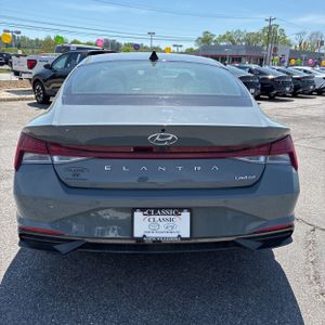 HYUNDAI ELANTRA LIMITED - 7