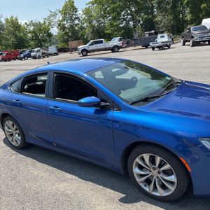 2015 Chrysler 200 S — миниатюра 13
