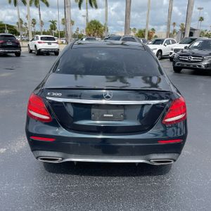 2017 Mercedes-BENZ E-CLASS 照片 7
