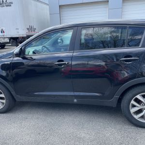 KIA SPORTAGE LX - 4