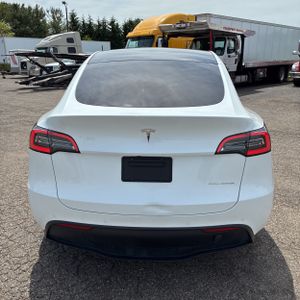 TESLA MODEL Y LONG RANGE - 7