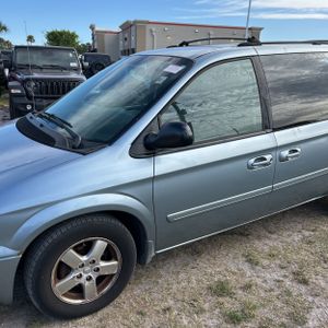 DODGE GRAND CARAVAN SXT - 2