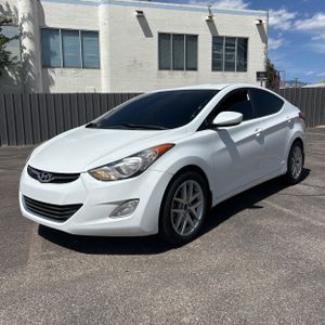 HYUNDAI ELANTRA GLS - 1