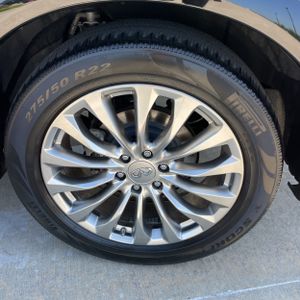 2015 Infiniti QX80 BASE thumbnail 18
