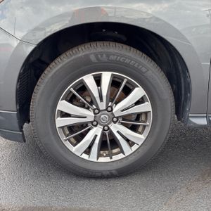 2019 Nissan PATHFINDER SV 缩略图 17