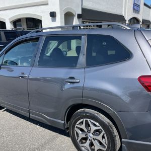SUBARU FORESTER PREMIUM - 6