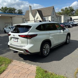 صورة 8 لـ 2024 Toyota HIGHLANDER PLATINUM
