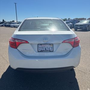 2017 Toyota COROLLA LE photo 7