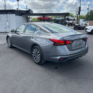 NISSAN ALTIMA SV FWD - 4