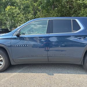 صورة 4 لـ 2022 Chevrolet TRAVERSE LS