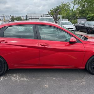 HYUNDAI ELANTRA SEL - 9