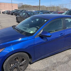 HYUNDAI ELANTRA SEL - 2