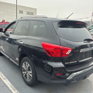 2017 Nissan PATHFINDER SV — фото 6