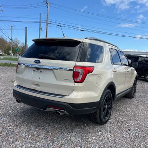 FORD EXPLORER XLT - 8