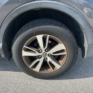 2017 Toyota RAV4 XLE 缩略图 18