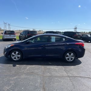 HYUNDAI ELANTRA GLS - 3