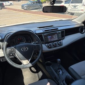 2014 Toyota RAV4 LE — фото 36
