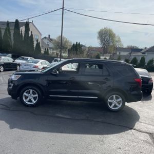 FORD EXPLORER XLT - 3