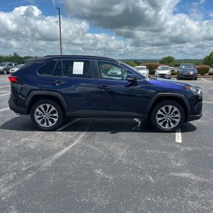 2021 Toyota RAV4 XLE PREMIUM photo 10