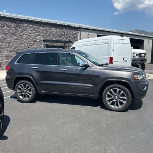 صورة 10 لـ 2017 JEEP GRAND CHEROKEE OVERLAND