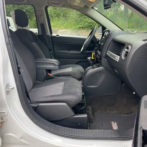 صورة مصغرة 32 لـ 2016 JEEP COMPASS SPORT