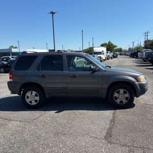 FORD ESCAPE XLT - 10