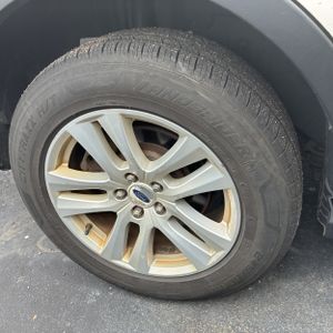 FORD EXPLORER XLT - 9