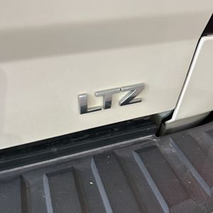 2015 Chevrolet SILVERADO 1500 LTZ — миниатюра 23