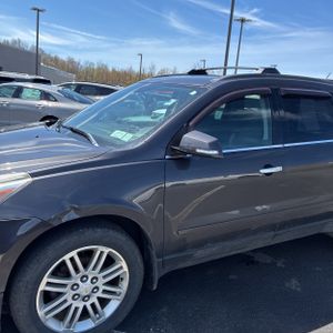 CHEVROLET TRAVERSE - 2