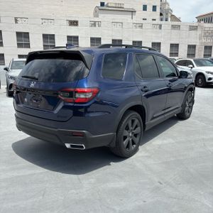 صورة 8 لـ 2025 Honda PILOT SPORT