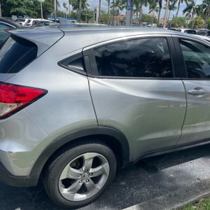 صورة 9 لـ 2022 Honda HR-V LX