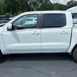2022 Nissan FRONTIER SV — фото 4