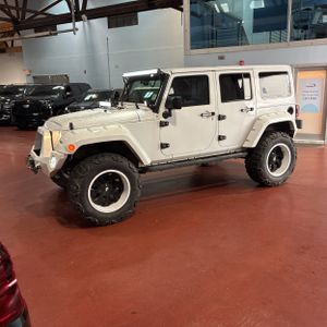 2016 JEEP WRANGLER UNLIMITED SAHARA — фото 1
