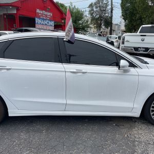 صورة مصغرة 11 لـ 2017 FORD FUSION SE