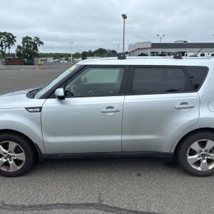 صورة 4 لـ 2017 KIA SOUL BASE