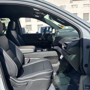 2026 Chevrolet SILVERADO EV LT — миниатюра 32