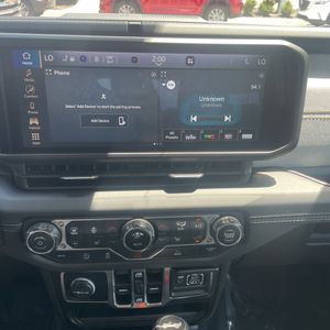 2025 JEEP WRANGLER SAHARA — миниатюра 37