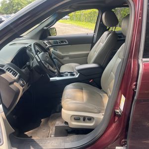 صورة مصغرة 32 لـ 2011 FORD EXPLORER XLT