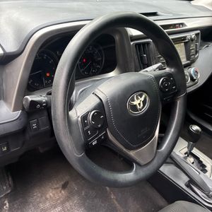 صورة 77 لـ 2017 Toyota RAV4 LE